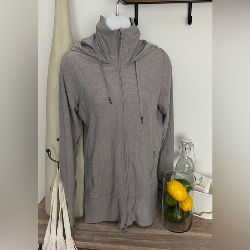 Lululemon hooded stride jacket size 6